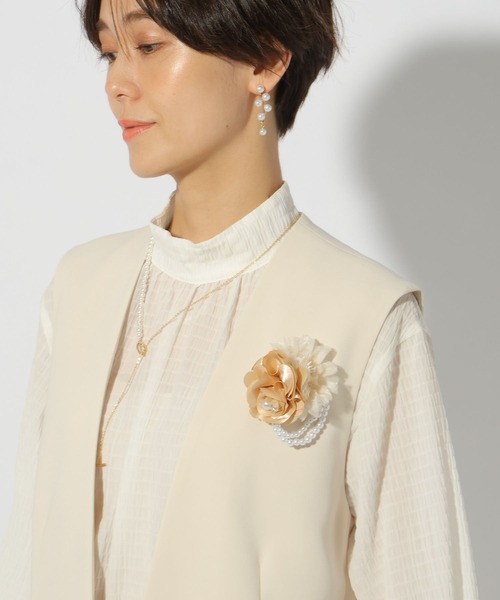 Elura（エルーラ）の「＜2025ceremony＞フラワー配色コサージュ/286289（ブローチ/コサージュ・レディース・グレイッシュベージュ/ベージュ・ONE SIZE）」の7枚目の写真