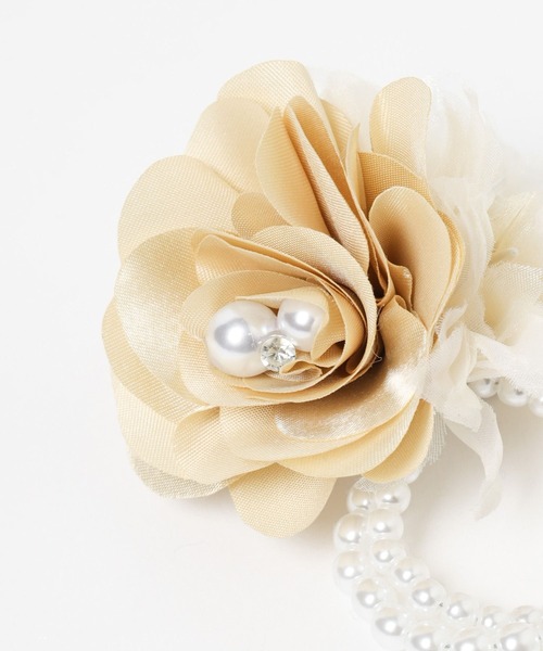 Elura（エルーラ）の「＜2025ceremony＞フラワー配色コサージュ/286289（ブローチ/コサージュ・レディース・グレイッシュベージュ/ベージュ・ONE SIZE）」の10枚目の写真