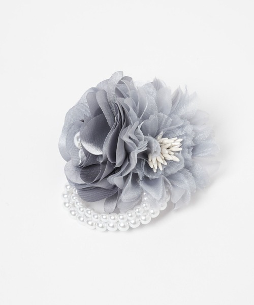 Elura（エルーラ）の「＜2025ceremony＞フラワー配色コサージュ/286289（ブローチ/コサージュ・レディース・グレイッシュベージュ/ベージュ・ONE SIZE）」の12枚目の写真
