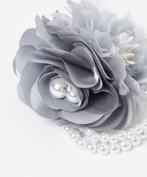 Elura（エルーラ）の「＜2025ceremony＞フラワー配色コサージュ/286289（ブローチ/コサージュ・レディース・グレイッシュベージュ/ベージュ・ONE SIZE）」の14枚目の写真