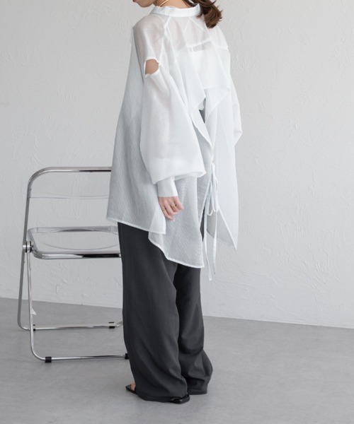 raffime（ラフィミー）の「【Raffime】バックデザインシアーシャツ（シャツ/ブラウス・レディース・ベージュ系その他/ブルー系その他/オフホワイト・フリー）」の12枚目の写真