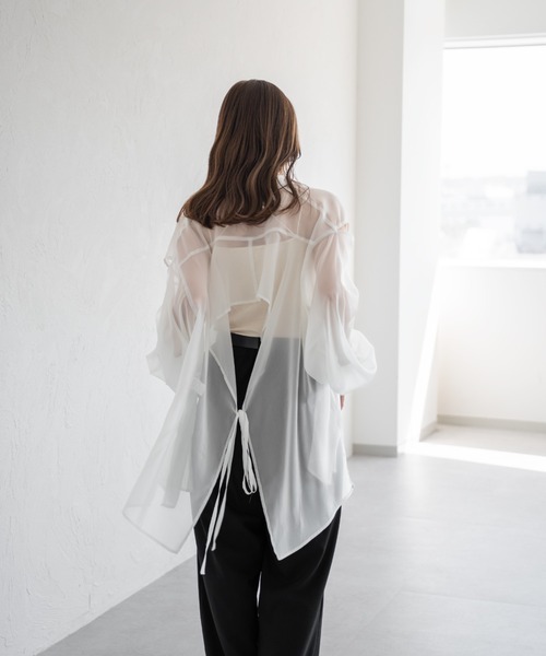 raffime（ラフィミー）の「【Raffime】バックデザインシアーシャツ（シャツ/ブラウス・レディース・ベージュ系その他/ブルー系その他/オフホワイト・フリー）」の17枚目の写真