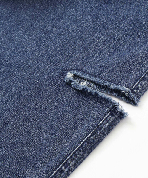 ZIDDY（ジディ）の「【 ニコ☆プチ 掲載 】チャーム付きサイドカットアウトデニムパンツ(130~160cm)（デニムパンツ・キッズ・ネイビー/ブルー・FREE/130cm/140cm/150cm）」の6枚目の写真