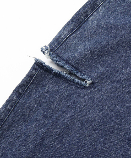 ZIDDY（ジディ）の「【 ニコ☆プチ 掲載 】チャーム付きサイドカットアウトデニムパンツ(130~160cm)（デニムパンツ・キッズ・ネイビー/ブルー・FREE/130cm/140cm/150cm）」の7枚目の写真