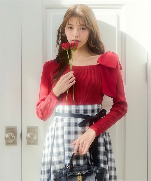 SWINGLE（スウィングル）の「バイカラーリボンベルトタックフレアスカート（スカート・レディース・ピンク/ネイビー/ブラック系その他・MEDIUM/SMALL）」の5枚目の写真