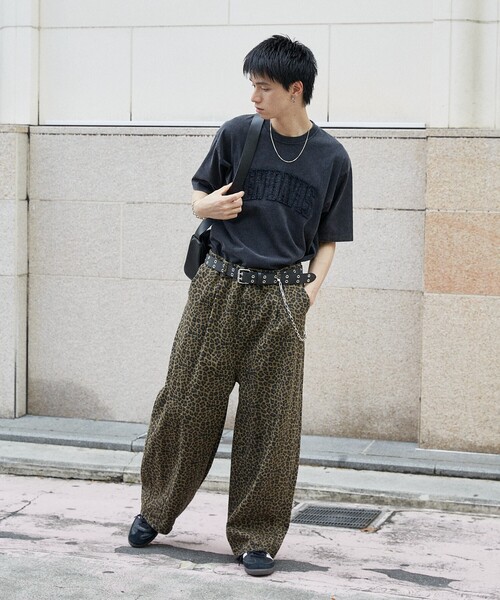 PUBLUX(パブリュクス)の「PUBLUX/パブリュクス タックツイルパンツ(限定展開)(チノパンツ・メンズ・ベージュ/レオパード/インディゴブルー/ブラック・MEDIUM/SMALL/LARGE)」の13枚目の写真