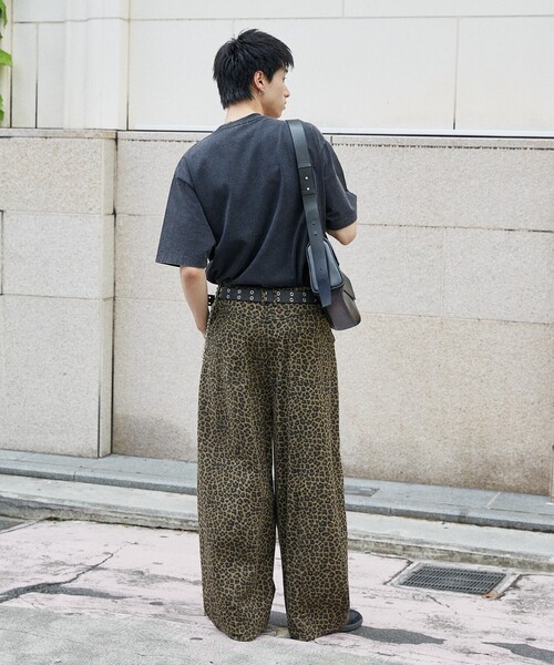 PUBLUX(パブリュクス)の「PUBLUX/パブリュクス タックツイルパンツ(限定展開)(チノパンツ・メンズ・ベージュ/レオパード/インディゴブルー/ブラック・MEDIUM/SMALL/LARGE)」の14枚目の写真