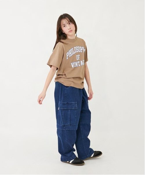 GLAZOS（グラソス）の「【大人向けサイズあり】【プチプラ】フロントカレッジロゴ半袖Tシャツ（Tシャツ/カットソー・キッズ・ホワイト/ベージュ/カーキ/ブルー/ブラック/グレー・S/M/L/LL）」の19枚目の写真