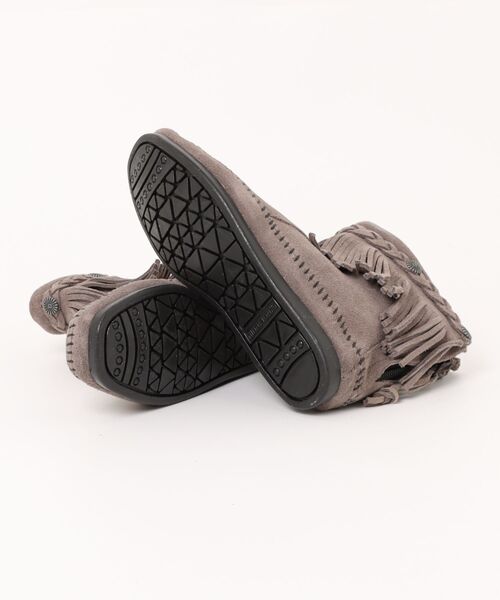 Minnetonka(ミネトンカ)の「【MINNETONKA】ハイ トップ バック ジッパー HI TOP BACK ZIP BOOTS(ブーツ・レディース・グレー・5.5/6)」の3枚目の写真
