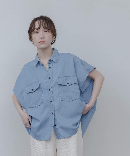 Eimee Law(エイミーロウ)の「テンセルデニム ドロップショルダーシャツ(シャツ/ブラウス・レディース・ライトブルー/ライトグレー/グレー/ブルー/ブルー系/サックスブルー・FREE)」の1枚目の写真