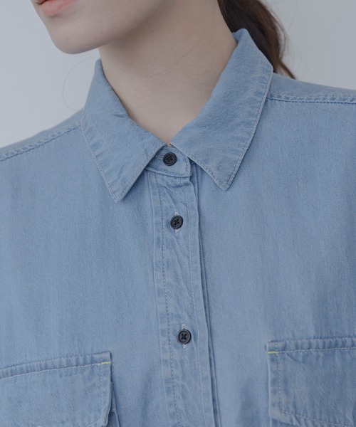 Eimee Law(エイミーロウ)の「テンセルデニム ドロップショルダーシャツ(シャツ/ブラウス・レディース・ライトブルー/ライトグレー/グレー/ブルー/ブルー系/サックスブルー・FREE)」の8枚目の写真