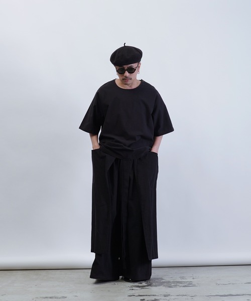 Aphlotus(アプロタス)の「クルーネック H/S リネンミックス プルオーバー(Tシャツ/カットソー・メンズ・ブラック/オフホワイト/レッド・SMALL/MEDIUM/LARGE)」の4枚目の写真