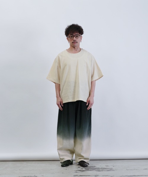 Aphlotus(アプロタス)の「クルーネック H/S リネンミックス プルオーバー(Tシャツ/カットソー・メンズ・ブラック/オフホワイト/レッド・SMALL/MEDIUM/LARGE)」の9枚目の写真