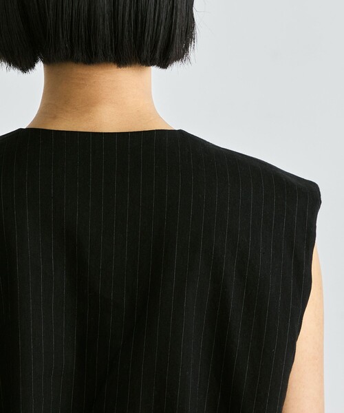 EDITION（エディション）の「リネンストレッチ Vネックジレ（ベスト・レディース・ブラック系その他/ホワイト系その他/ネイビー/ライトベージュ・FREE）」の11枚目の写真