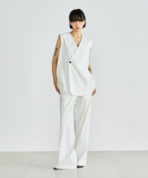 EDITION（エディション）の「リネンストレッチ Vネックジレ（ベスト・レディース・ブラック系その他/ホワイト系その他/ネイビー/ライトベージュ・FREE）」の16枚目の写真