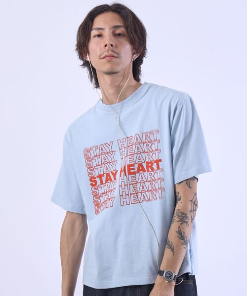 FFEIN(フェイン)の「お気に入り数2万人突破/新色追加【FFEIN(フェイン)】メッセージロゴショート丈Tシャツ / Tシャツ クルーネック 半袖 プリント ぼかしロゴ 【短丈】(Tシャツ/カットソー・メンズ・ブラック/ホワイト/レッド/ネイビー/その他1/その他2/ライトブルー/モカ/レモンイエロー・SMALL/MEDIUM/LARGE)」の5枚目の写真