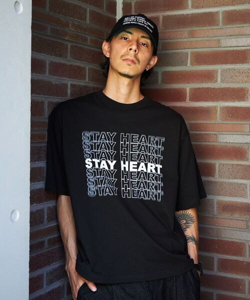 FFEIN(フェイン)の「【FFEIN(フェイン)】メッセージロゴショート丈Tシャツ / 男女兼用 レギュラーサイズ プリント シンプル(Tシャツ/カットソー・メンズ・ブラック/ホワイト/レッド/ネイビー/その他1/その他2・SMALL/MEDIUM/LARGE)」の3枚目の写真