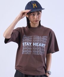 FFEIN（フェイン）の「【FFEIN（フェイン）】メッセージロゴショート丈Tシャツ / Tシャツ クルーネック 半袖 プリント ぼかしロゴ 【短丈】（Tシャツ/カットソー）」