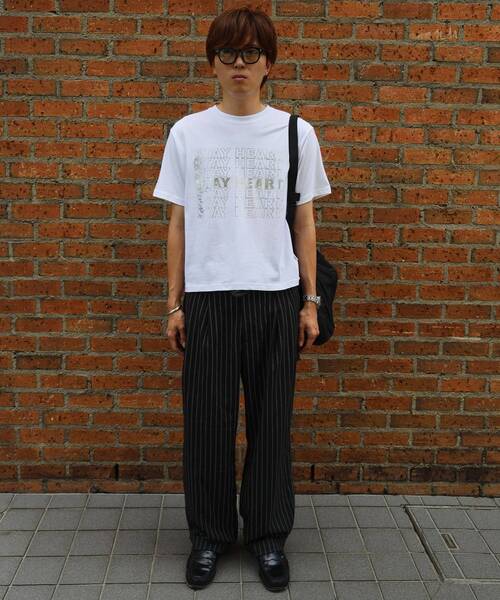 FFEIN(フェイン)の「お気に入り数2万人突破/新色追加【FFEIN(フェイン)】メッセージロゴショート丈Tシャツ / Tシャツ クルーネック 半袖 プリント ぼかしロゴ 【短丈】(Tシャツ/カットソー・メンズ・ブラック/ホワイト/レッド/ネイビー/その他1/その他2/ライトブルー/モカ/レモンイエロー・SMALL/MEDIUM/LARGE)」の12枚目の写真