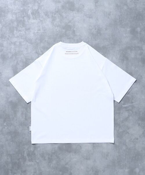 FFEIN(フェイン)の「【FFEIN(フェイン)】メッセージロゴショート丈Tシャツ / 男女兼用 レギュラーサイズ プリント シンプル(Tシャツ/カットソー・メンズ・ブラック/ホワイト/レッド/ネイビー/その他1/その他2・SMALL/MEDIUM/LARGE)」の20枚目の写真