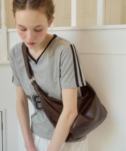 Birthday room（バースデイルーム）の「フェイクレザーショルダーバッグ/fake leather shoulder bag（ショルダーバッグ・レディース・ブラウン/ピンク・FREE）」の2枚目の写真