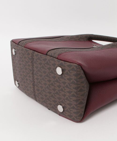 MICHAEL KORS(マイケルコース)の「MICHAEL KORS Austin Medium Leather Messenger Bag マイケルコース オースティン ミディアム レザーメッセンジャーバッグ(ショルダーバッグ・レディース・バーガンディー・FREE)」の11枚目の写真