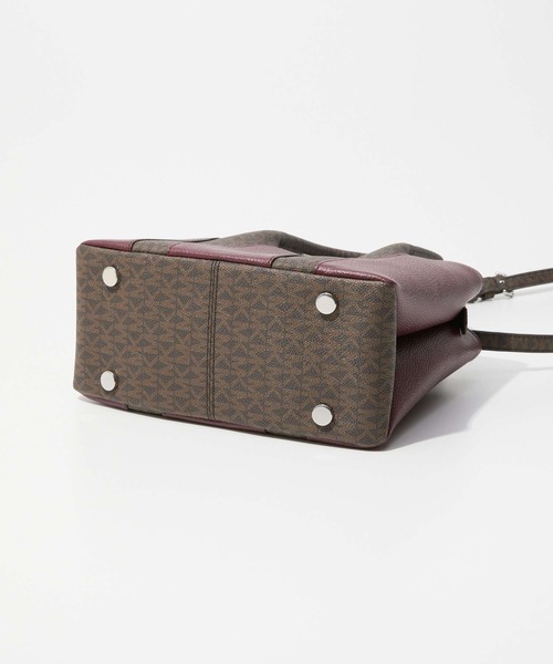 MICHAEL KORS(マイケルコース)の「MICHAEL KORS Austin Medium Leather Messenger Bag マイケルコース オースティン ミディアム レザーメッセンジャーバッグ(ショルダーバッグ・レディース・バーガンディー・FREE)」の4枚目の写真