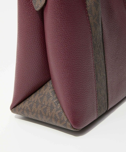 MICHAEL KORS(マイケルコース)の「MICHAEL KORS Austin Medium Leather Messenger Bag マイケルコース オースティン ミディアム レザーメッセンジャーバッグ(ショルダーバッグ・レディース・バーガンディー・FREE)」の6枚目の写真