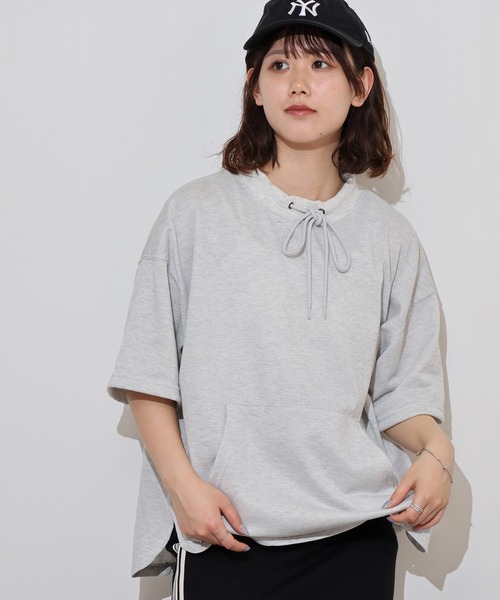 atONE(アットワン)の「ラメ混裏毛デザインラウンドヘムオーバーサイズトップス(Tシャツ/カットソー・レディース・オートミール/チャコール/杢グレー・L/M)」の21枚目の写真