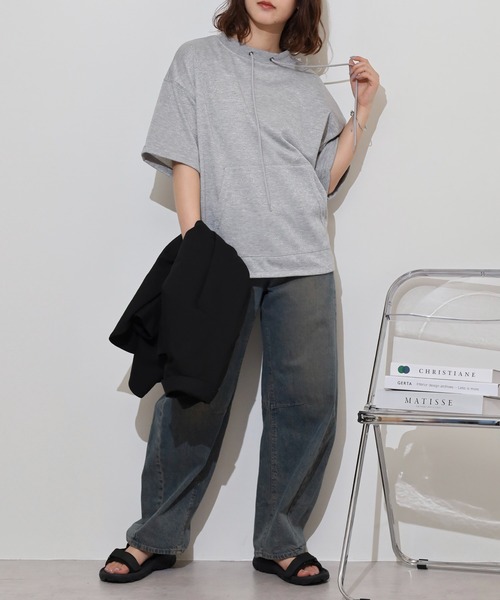 atONE(アットワン)の「ラメ混裏毛デザインラウンドヘムオーバーサイズトップス(Tシャツ/カットソー・レディース・オートミール/チャコール/杢グレー・L/M)」の5枚目の写真