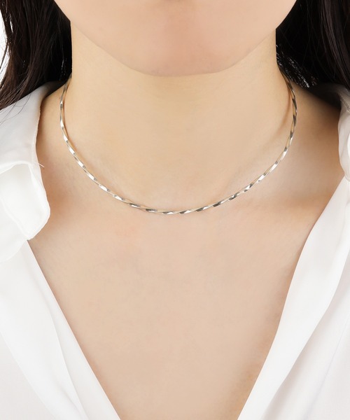 e.m.（イーエム）の「ツイストチョーカー/SILVER/メンズ/レディース（チョーカー・メンズ・シルバー・FREE）」の3枚目の写真