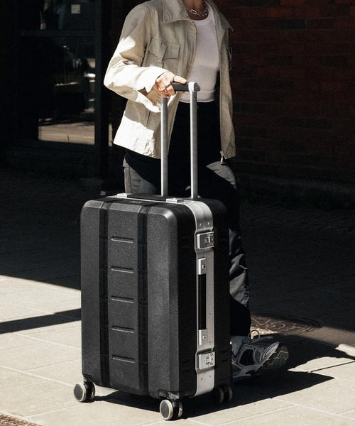 Db / Ramverk Pro Check-in Luggage Medium 67L