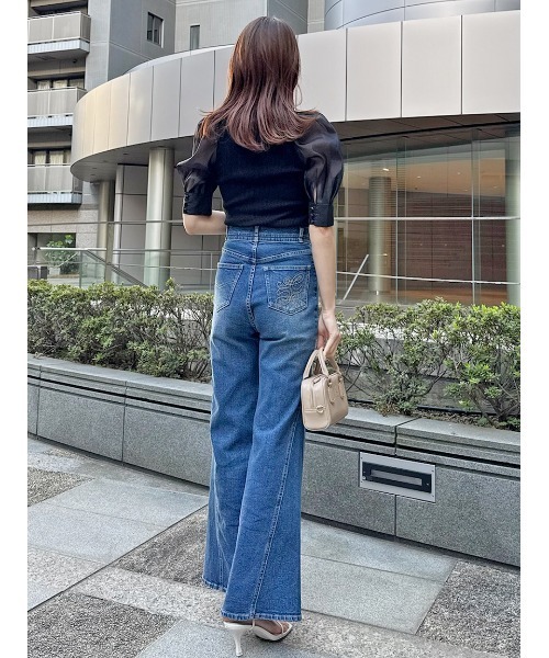 SNIDEL（スナイデル）の「Sustainable襟付きシアーニットプルオーバー（ニット/セーター・レディース・ブラック/オフホワイト/イエロー・FREE）」の18枚目の写真