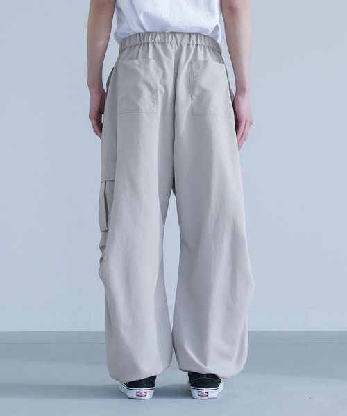 MDR(エムディアール)の「【接触冷感】タック入りワイドカーゴパンツ(カーゴパンツ・メンズ・ブラック/ライトグレー・L/M)」の16枚目の写真