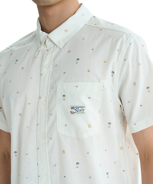 RVCA(ルーカ)の「RVCA メンズ 【EXOTICA】 EXOTICA SEERSUCKER SS 半袖シャツ 【2025年夏モデル】/ルーカ総柄スカラップ半袖シャツ(シャツ/ブラウス・メンズ・イエロー系その他/ホワイト・SMALL/MEDIUM/LARGE/X-LARGE)」の4枚目の写真