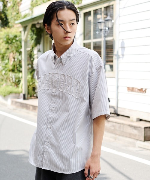 WEGO（ウィゴー）の「WEGO/オックスフォードダメージアップリケシャツ（シャツ/ブラウス・メンズ・グレー系その他4/ブルー系その他4・MEDIUM/LARGE）」の4枚目の写真