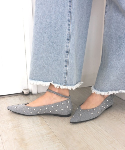 DONOBAN(ドノバン)の「アンクルストラップビジューパンプス(パンプス・レディース・ブラック/グレー・22.5cm/24.5cm/23.5cm)」の3枚目の写真