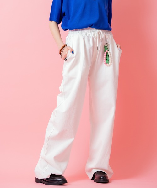 a.p.o.v.(エーピーオービー)の「a.p.o.v. カラビナキーリング付きワイドワークコットンパンツ(チノパンツ・メンズ・ベージュ/ホワイト/チャコール/ブラック・ONESIZE)」の1枚目の写真