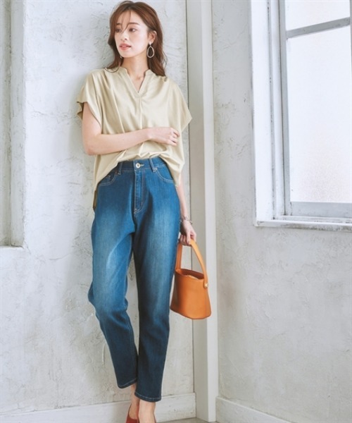 7days Life Styling(セブンデイズライフスタイリング)の「【ひんやり接触冷感】シルケット加工フレンチスリーブキーネックカットソー(脇シェード付)<大きいサイズ有>(Tシャツ/カットソー・レディース・ネイビー/ブラウン/オフホワイト/ライトベージュ/サックスブルー・S/M/L/LL/3L)」の18枚目の写真