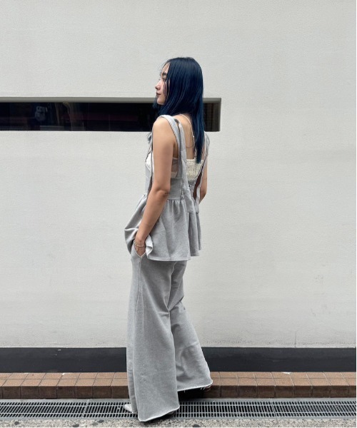 Ameri(アメリ)の「SWEAT PEPLUM SET ROMPERS(サロペット/オーバーオール・レディース・テラコッタ/ブラック/グレー・SMALL/MEDIUM)」の11枚目の写真