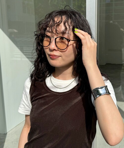 fredy emue（フレディエミュ）の「調光レンズボストンサングラス（サングラス・レディース・ブラック/ブラウン系その他・FREE）」の5枚目の写真