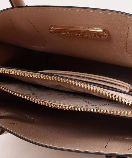 MICHAEL KORS(マイケルコース)の「MERCER ショッパートート クロスボディ ミディアム(ショルダーバッグ・レディース・ベージュ系・FREE)」の4枚目の写真