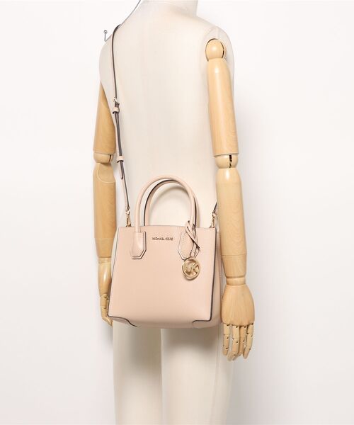 MICHAEL KORS(マイケルコース)の「MERCER ショッパートート クロスボディ ミディアム(ショルダーバッグ・レディース・ベージュ系・FREE)」の5枚目の写真