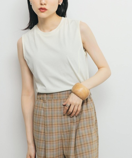 KBF（ケイビーエフ）の「デザインステッチスリーブレスカットソー（Tシャツ/カットソー・レディース・グレー/アイボリー/オフホワイト・ONE）」の2枚目の写真