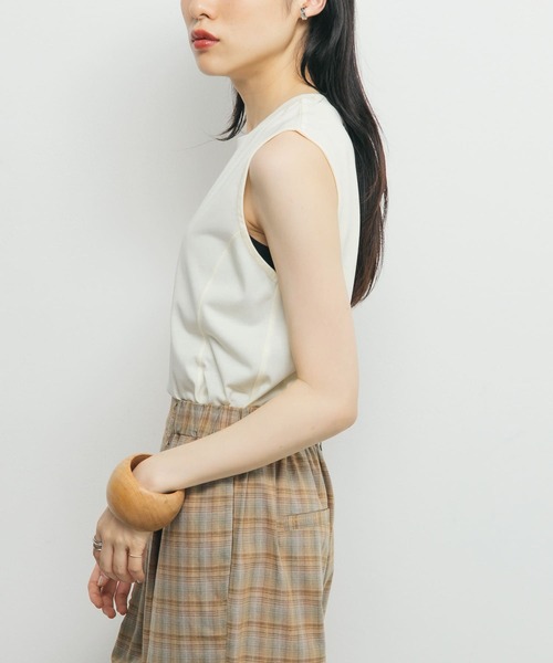 KBF（ケイビーエフ）の「デザインステッチスリーブレスカットソー（Tシャツ/カットソー・レディース・グレー/アイボリー/オフホワイト・ONE）」の12枚目の写真