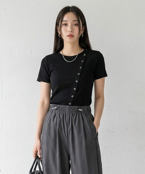 DIP IN CHOCOLATE(ディップインチョコレート)の「スナップテレコTシャツ【DIP IN CHOCOLATE】(Tシャツ/カットソー・レディース・ブラック/オフホワイト/ライトグレー・F)」の2枚目の写真