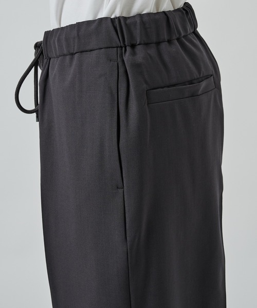 markaware(マーカウェア)の「【MARKAWARE/マーカウェア】FLAT TAPERED EASY SHORTS(その他パンツ・メンズ・ダークグレー/ネイビー/ブラック・1/2)」の20枚目の写真