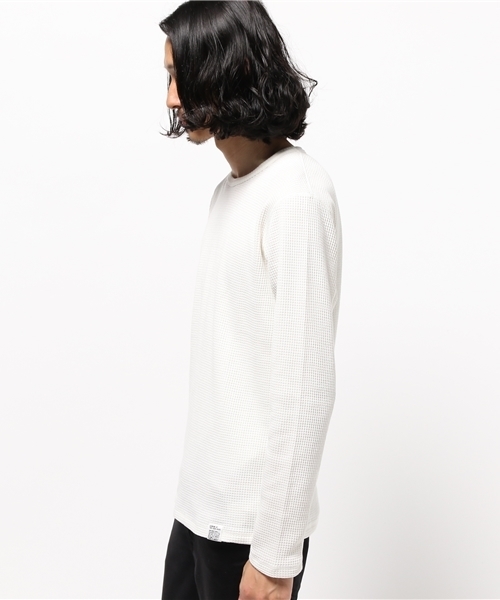 AZUL by moussy（アズールバイマウジー）の「ヘビーワッフルクルーネック長袖PO（Tシャツ/カットソー・メンズ・ブラック/トップグレー/ボルドー/ホワイト・MEDIUM/X-LARGE/XX-LARGE/X-SMALL/LARGE/SMALL）」の5枚目の写真