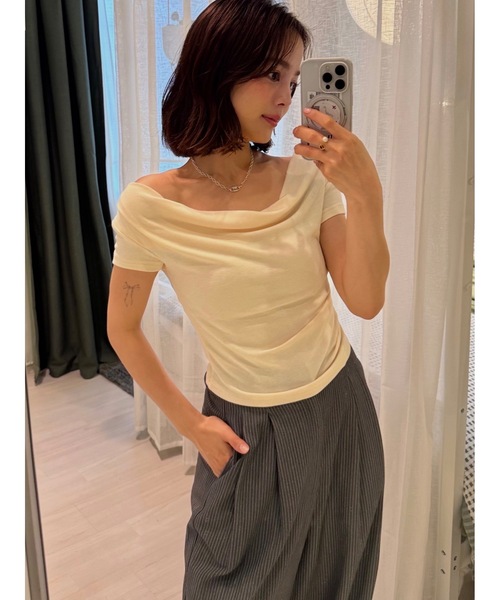 JUMELLE（ジュメロ）の「ドレープオフショルダートップ（Tシャツ/カットソー・レディース・ブラウン/クリーム・FREE）」の9枚目の写真