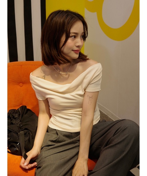JUMELLE（ジュメロ）の「ドレープオフショルダートップ（Tシャツ/カットソー・レディース・ブラウン/クリーム・FREE）」の10枚目の写真